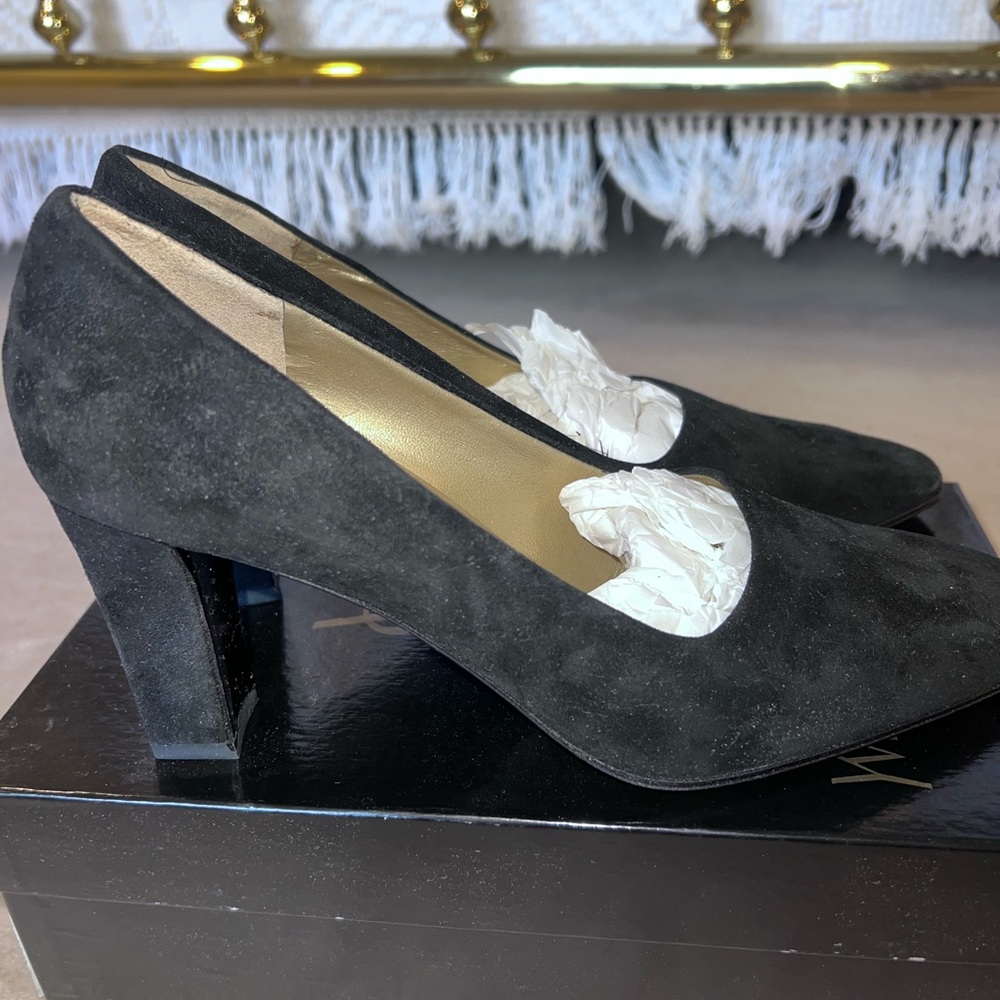 Yves Saint Laurent Classic Black Heels - Picture 2 of 5
